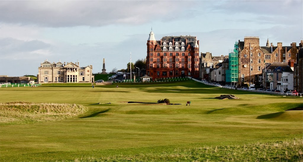 The Famous Swilcan Bridge On St Andrews Old Course Stock Photo Download